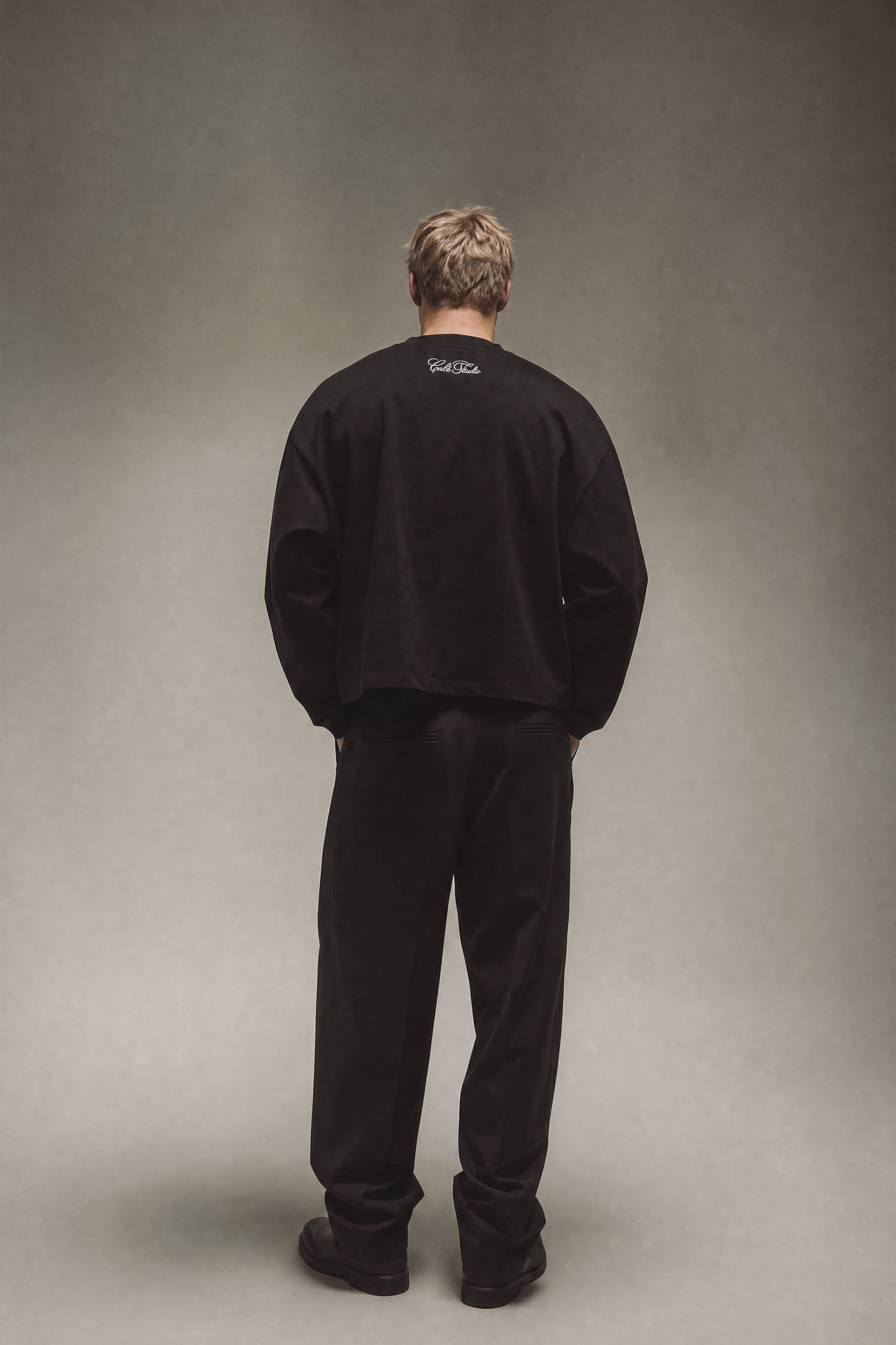BLACK LONGSLEEVE