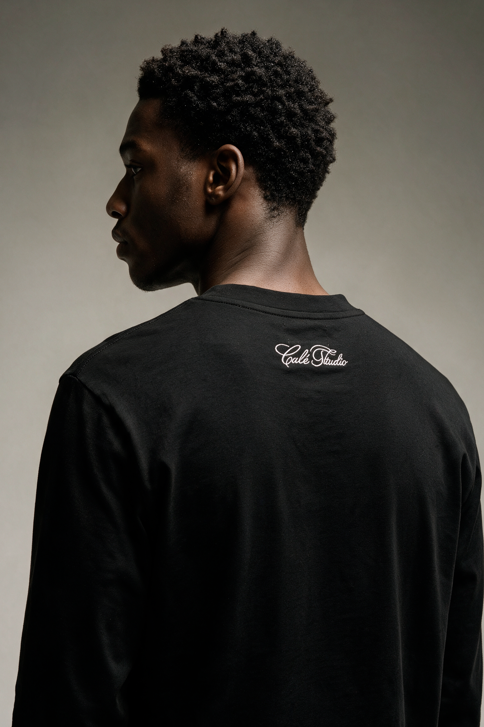 BLACK LONGSLEEVE