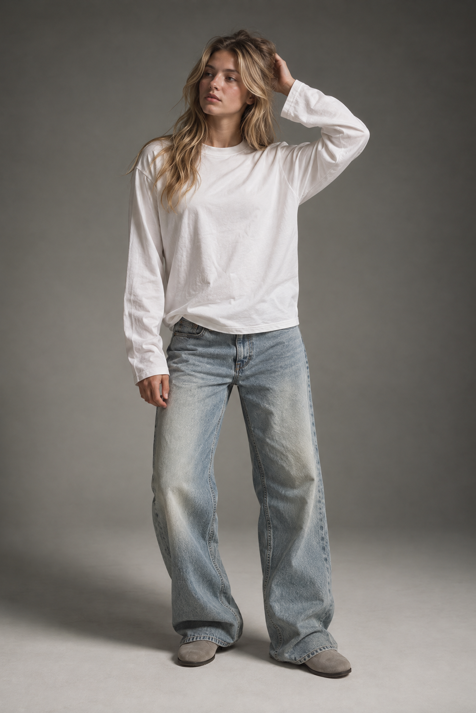 WHITE LONGSLEEVE